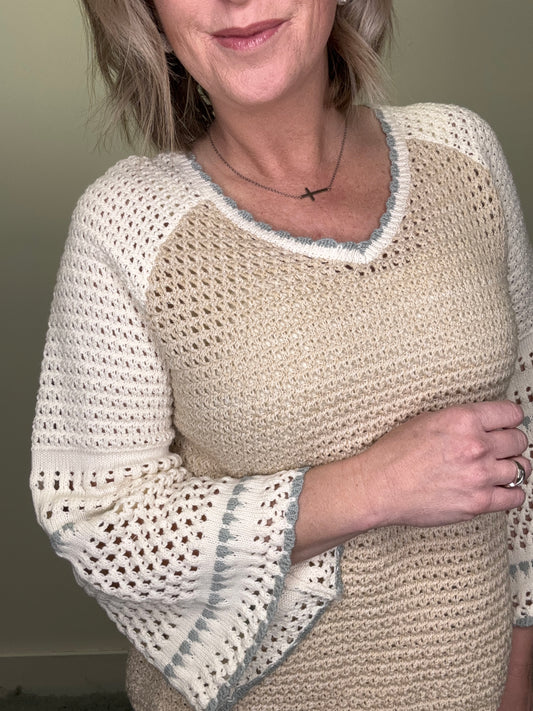 hem and thread crochet top in cream tan blue v-neck, 3/4 sleeves boutique