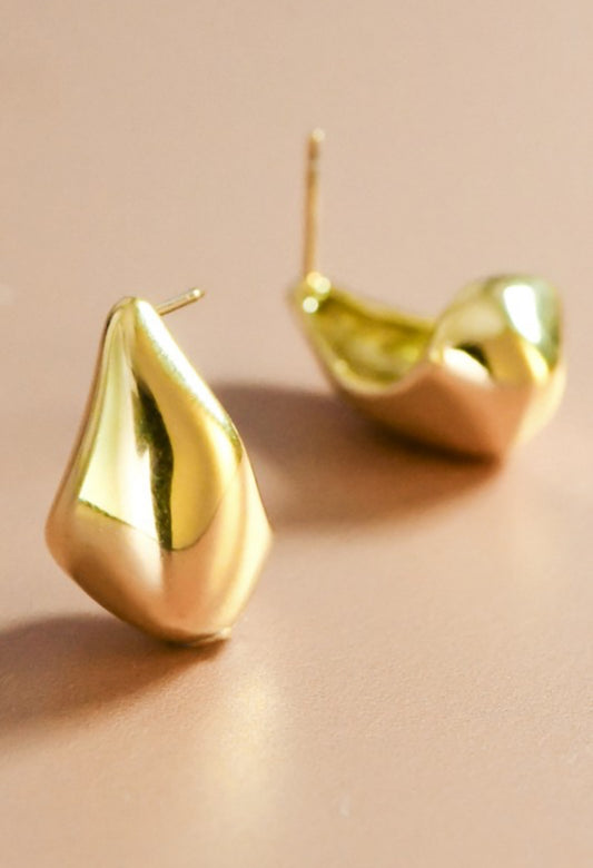 18K Gold Teardrop Studs