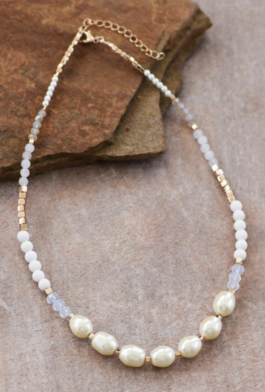 White Elegance Pearl and Crystal Beaded Necklace